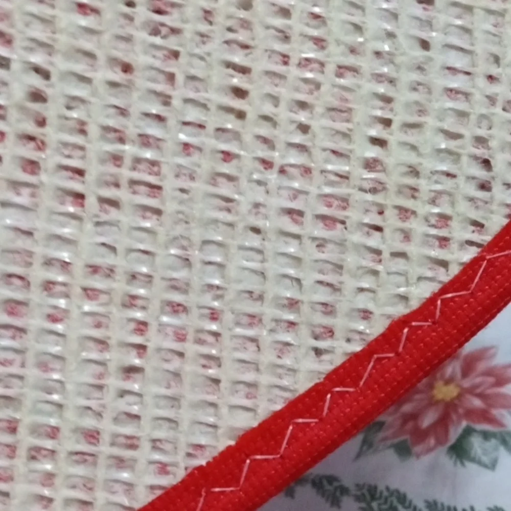 NWOT Red Heart-Shaped Rug 20 inches BY 15 inches (not oversized)